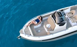 Noleggia barca a motore Ranieri NXT 27.5